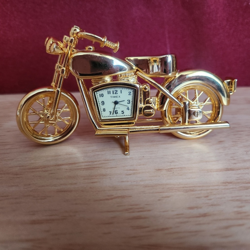 Mini Motorcycle Clock from Timex - Picture 2 of 5